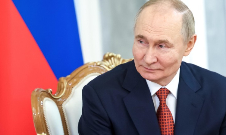 Путин доволен от новия лидер на Иран, обещава "непоколебима" подкрепа